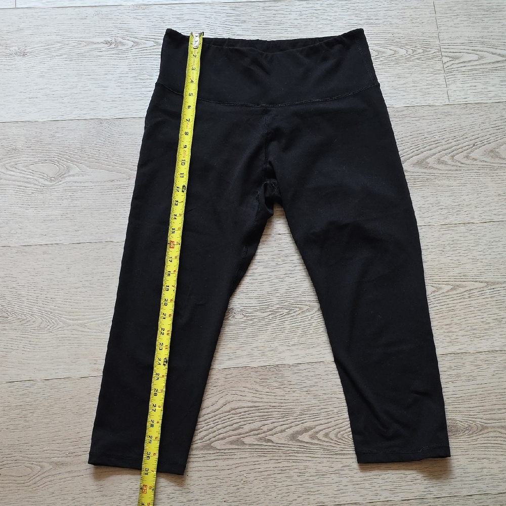 Old Navy Elevate Go Dry Black Leggings Medium Capri